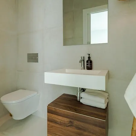 Holiday home Unique & Luxurious With Heated Pool, Gym & C *